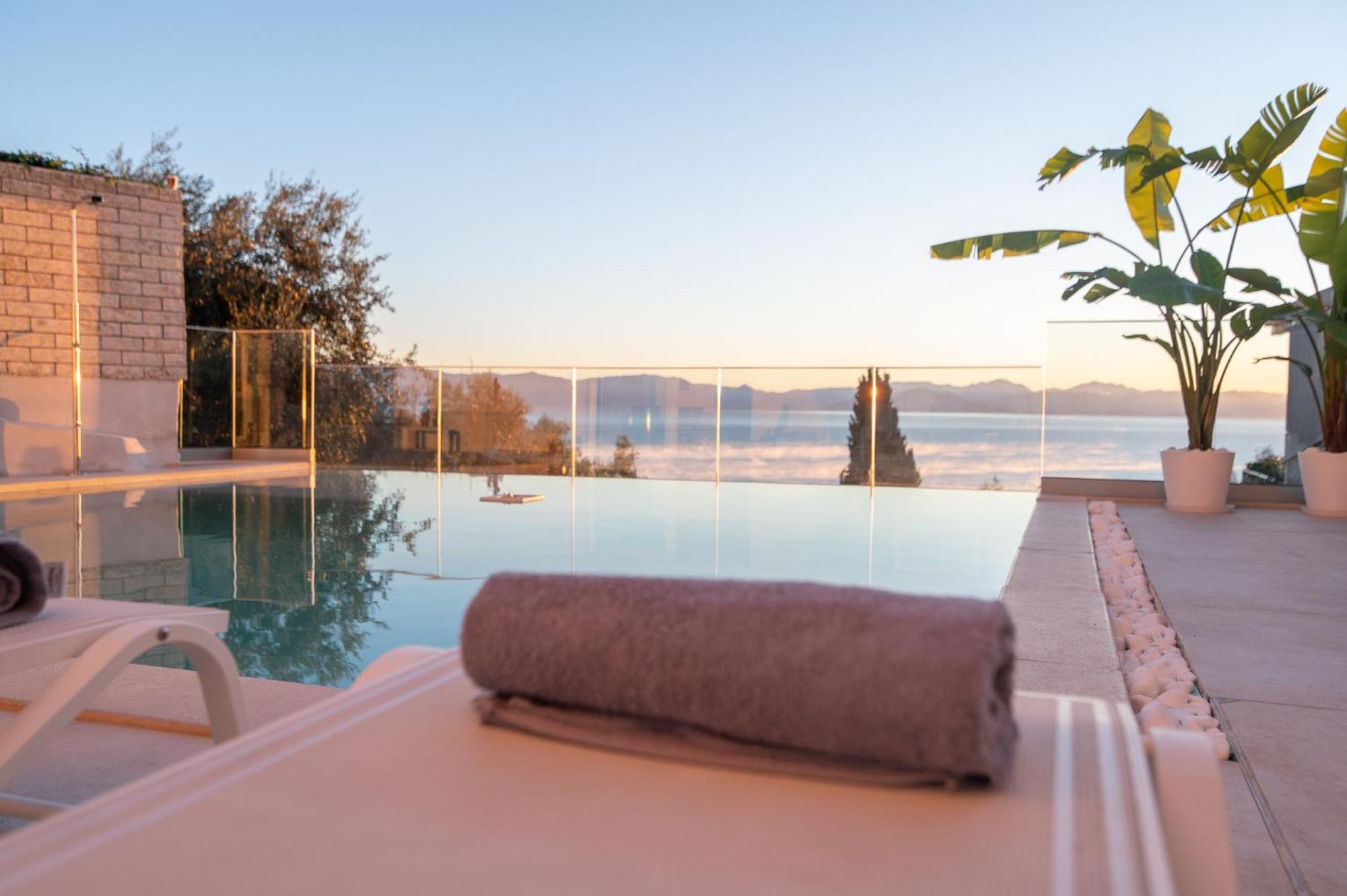 Achillion Luxury Corfu Villa & Suites ペラマ エクステリア 写真